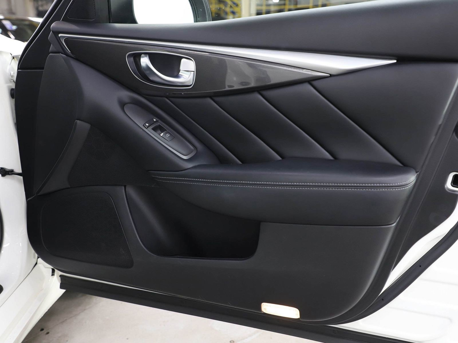 Used 2018 INFINITI Q50 Pure image 9