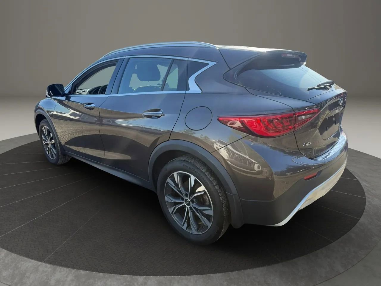 Used 2019 INFINITI QX30 Premium w/ Cargo Package AWD/4WD image 7