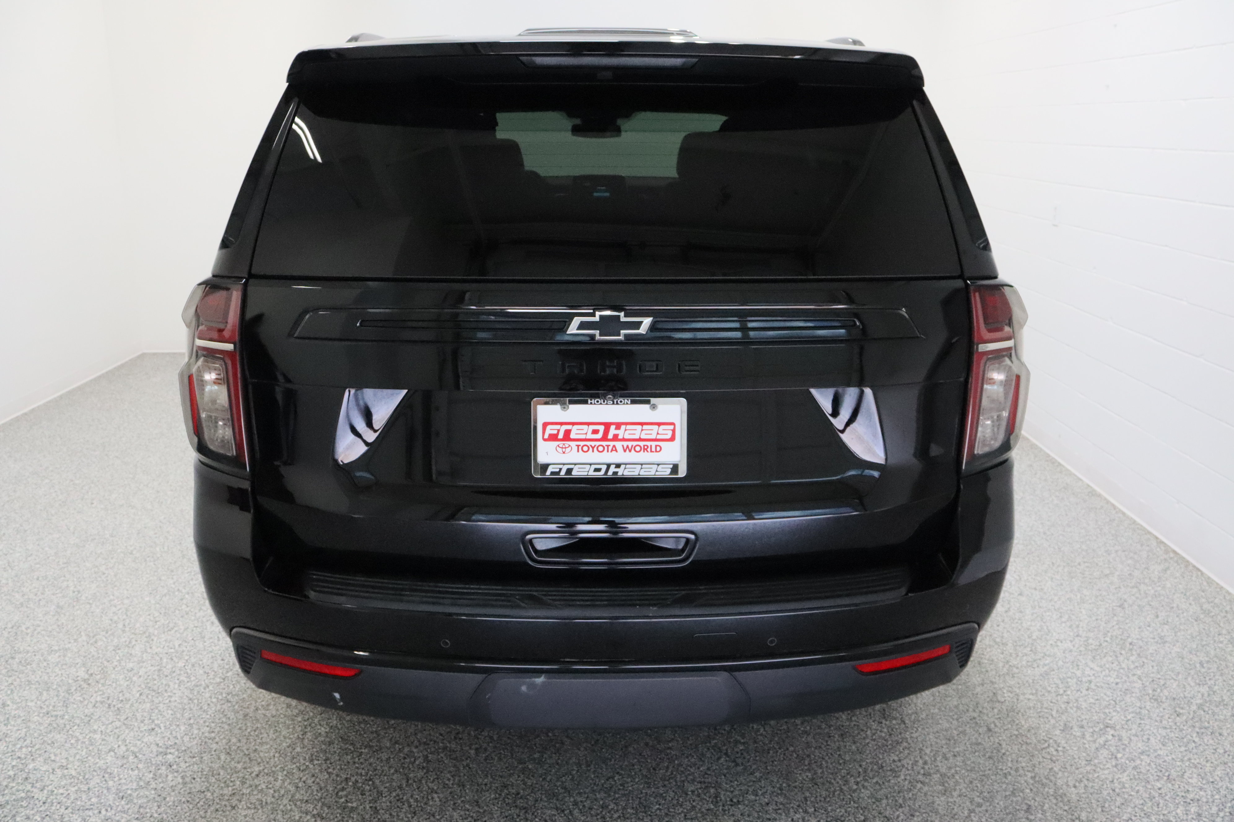 Used 2024 Chevrolet Tahoe Z71 w/ Z71 Off-Road Package AWD/4WD image 8