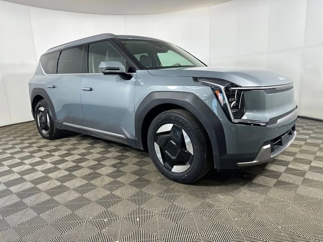 Used 2024 Kia EV9 Wind image 2