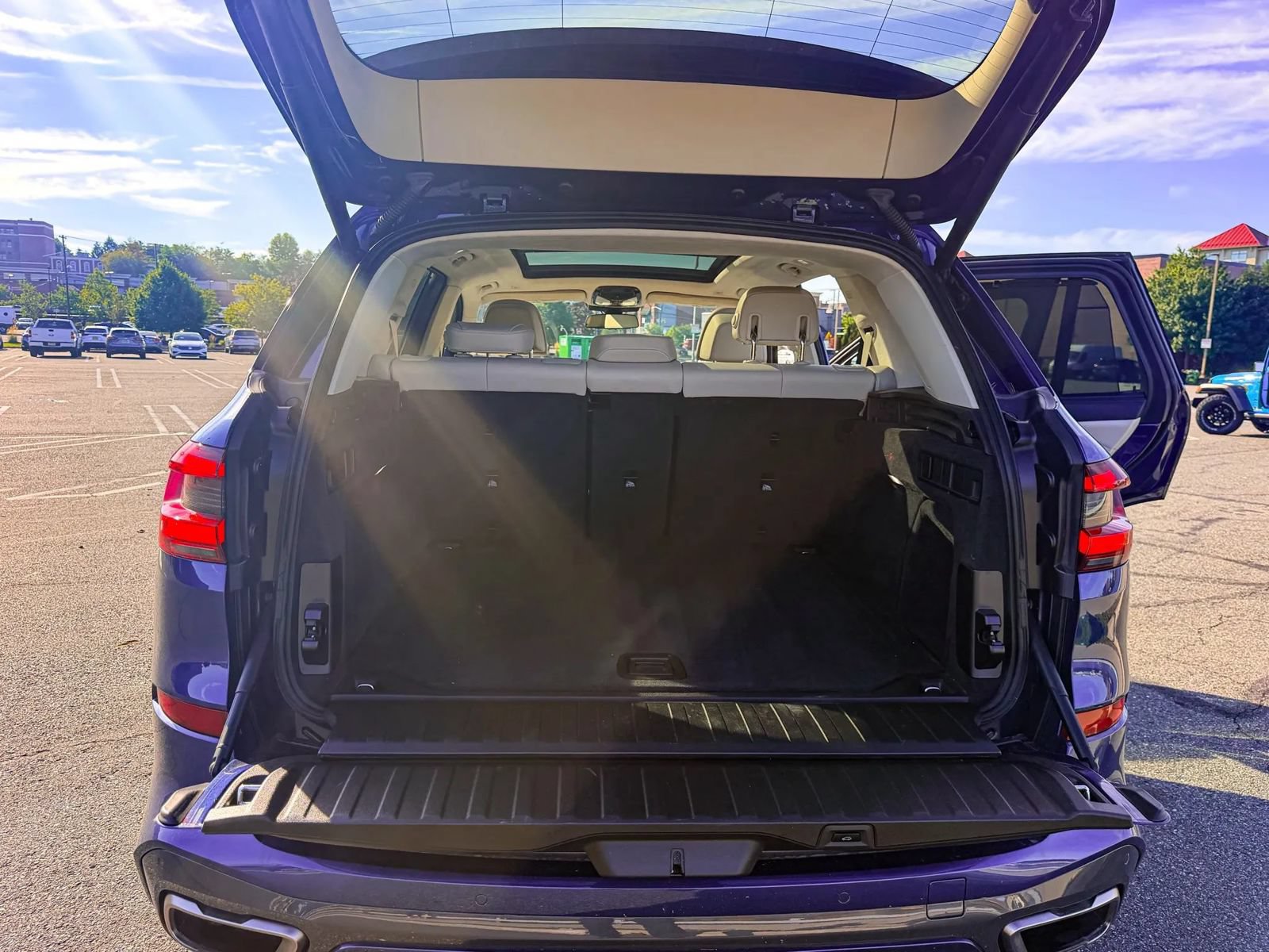 Used 2020 BMW X5 M50i w/ Executive Package AWD/4WD image 13