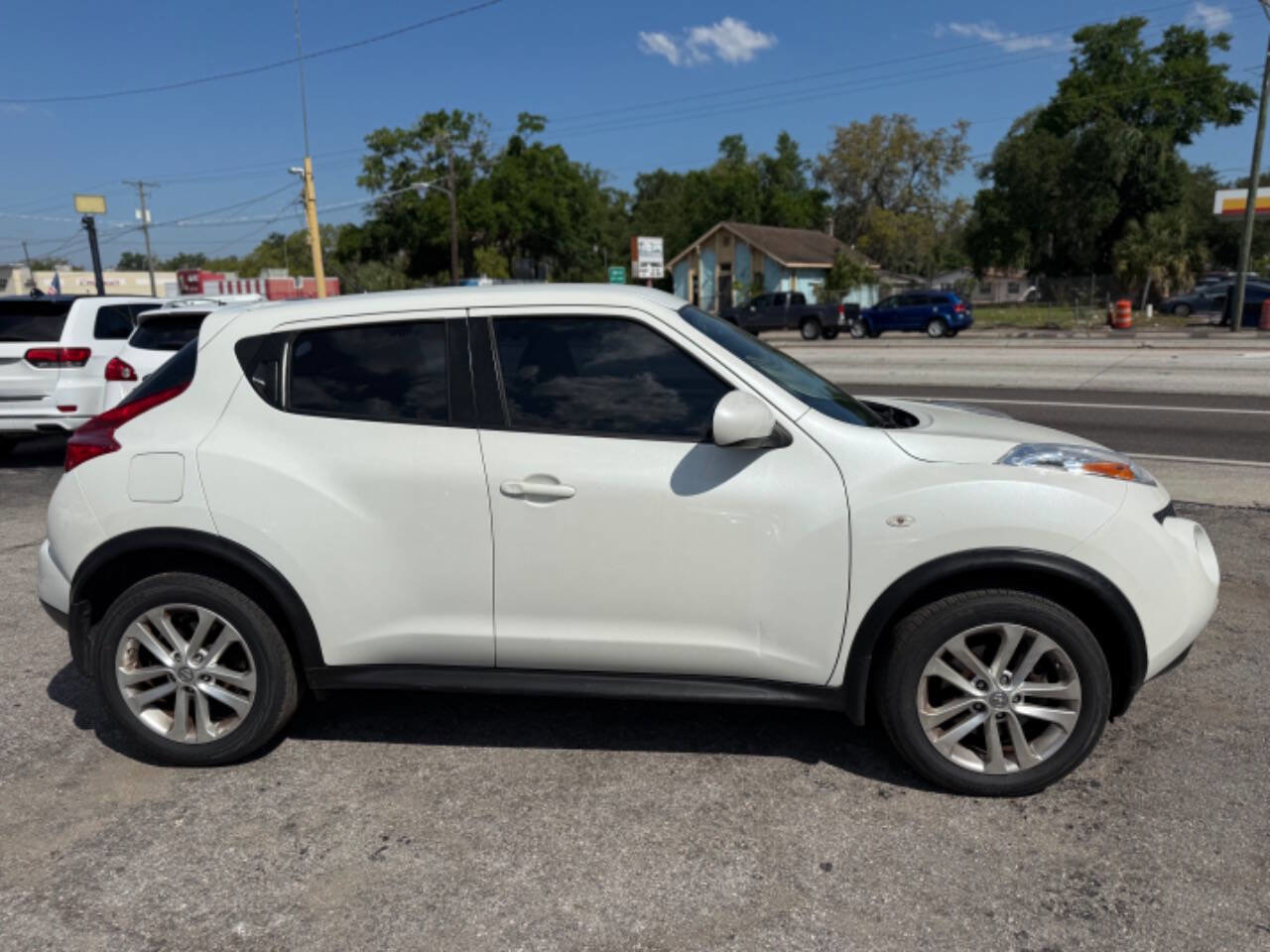 Used 2014 Nissan Juke S FWD image 4
