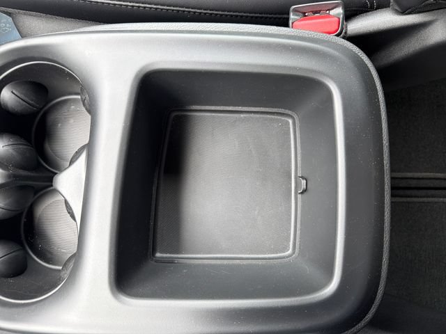 Used 2026 Chrysler Pacifica Select FWD image 38