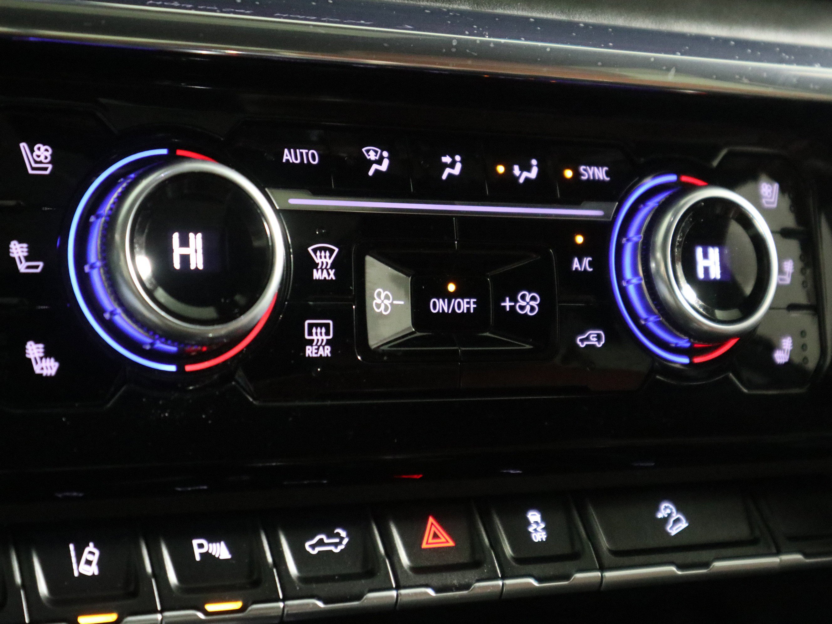 Used 2025 GMC Sierra 2500 Denali Ultimate image 26