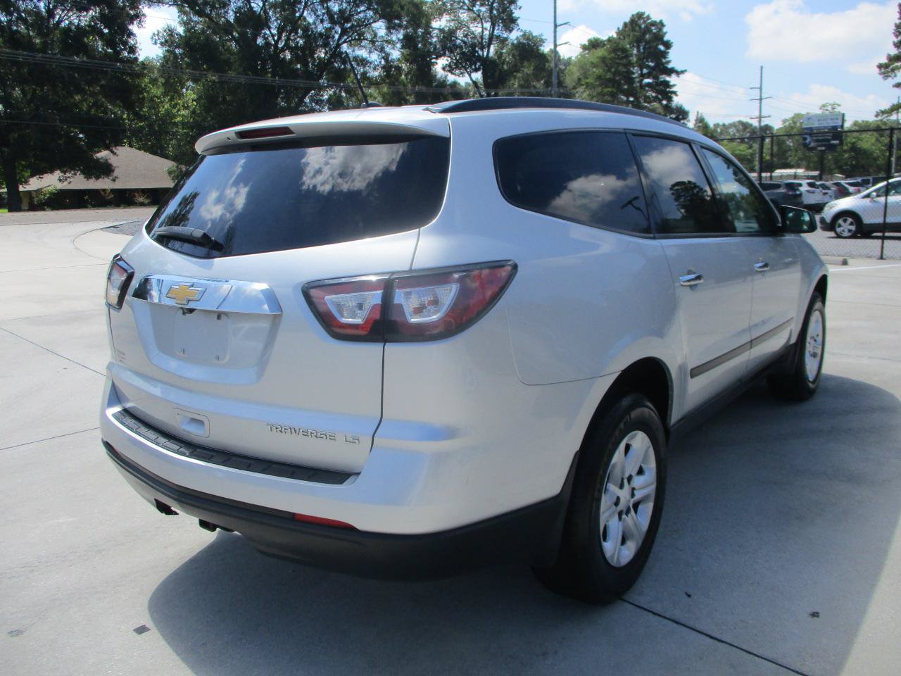 Used 2015 Chevrolet Traverse LS FWD image 7