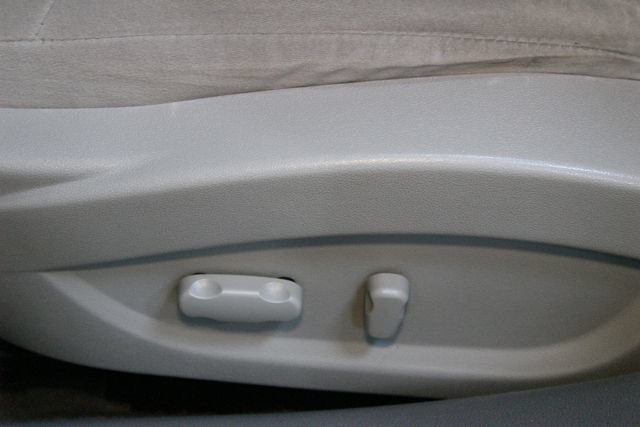 Used 2011 Buick LaCrosse CX FWD image 17