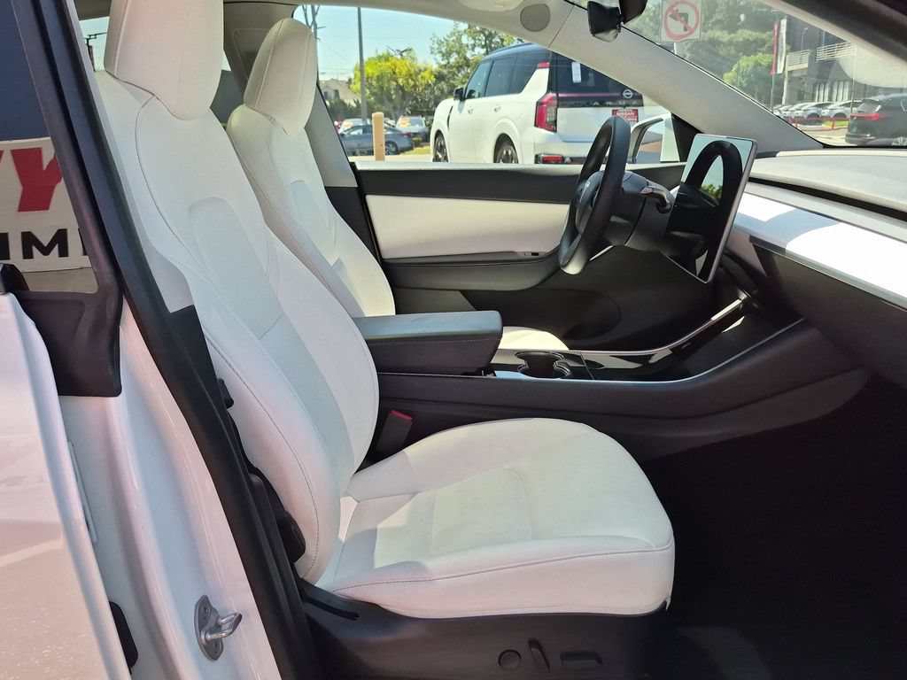Used 2020 Tesla Model Y Long Range AWD/4WD image 32