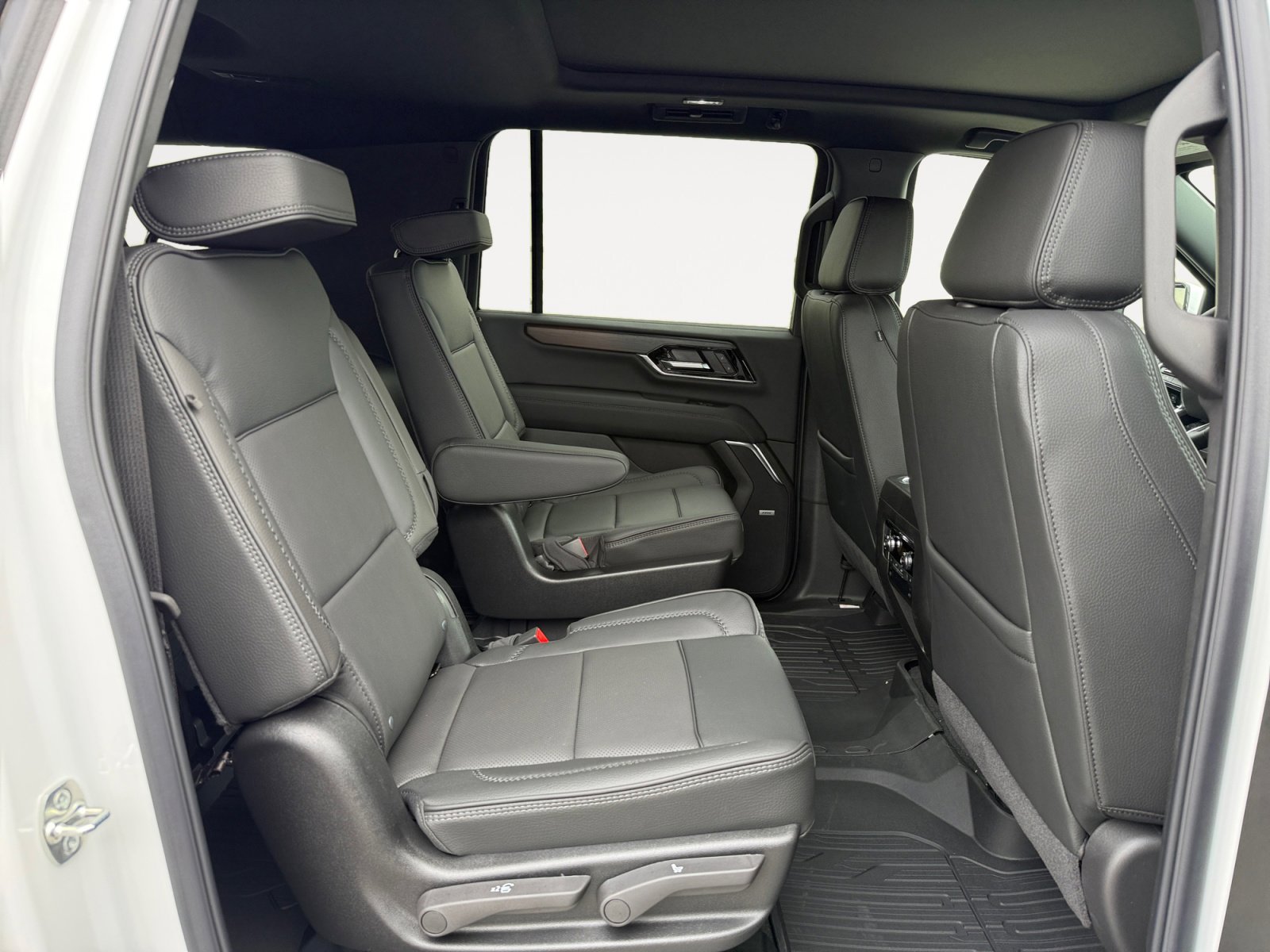 New 2026 GMC Yukon XL Denali w/ Sun & Power Step Package image 18
