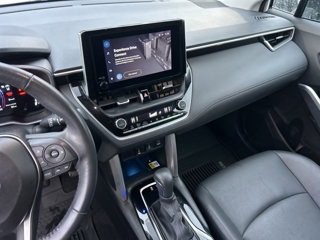 Used 2023 Toyota Corolla Cross XLE image 29