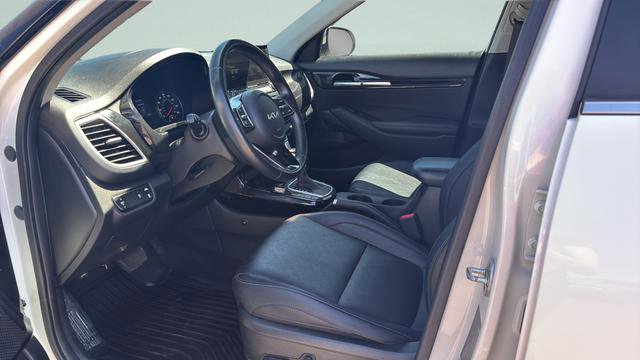 Used 2023 Kia Seltos EX AWD/4WD image 10
