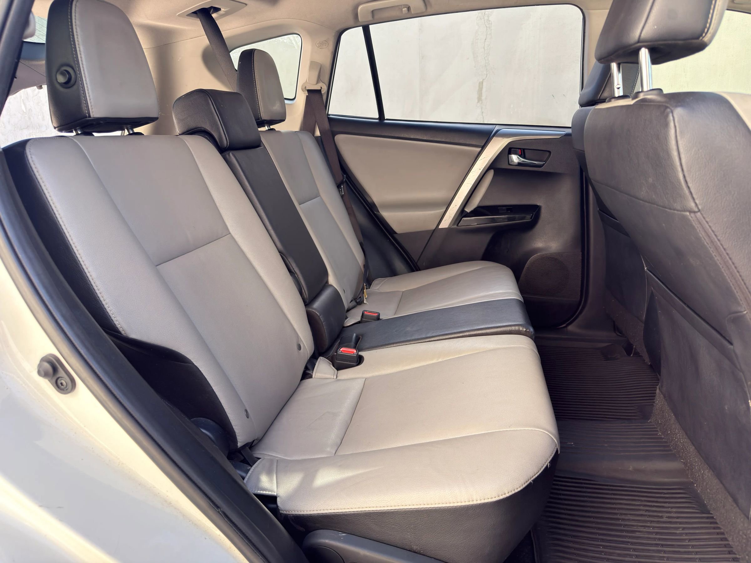 Used 2018 Toyota RAV4 Limited w/ Protection Package image 19