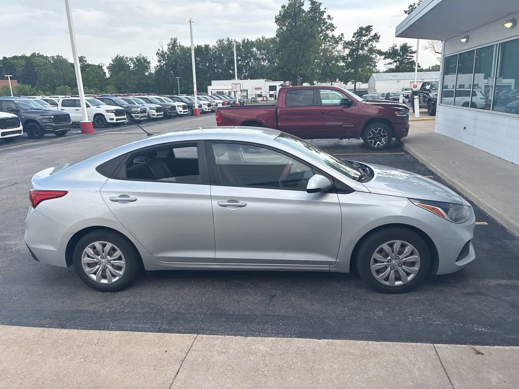 Used 2020 Hyundai Accent SE FWD image 4