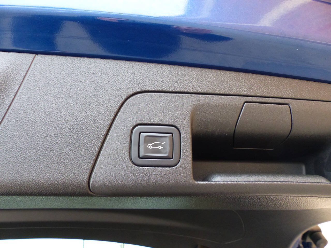 Used 2022 Buick Envision Essence w/ Technology Package I AWD/4WD image 40