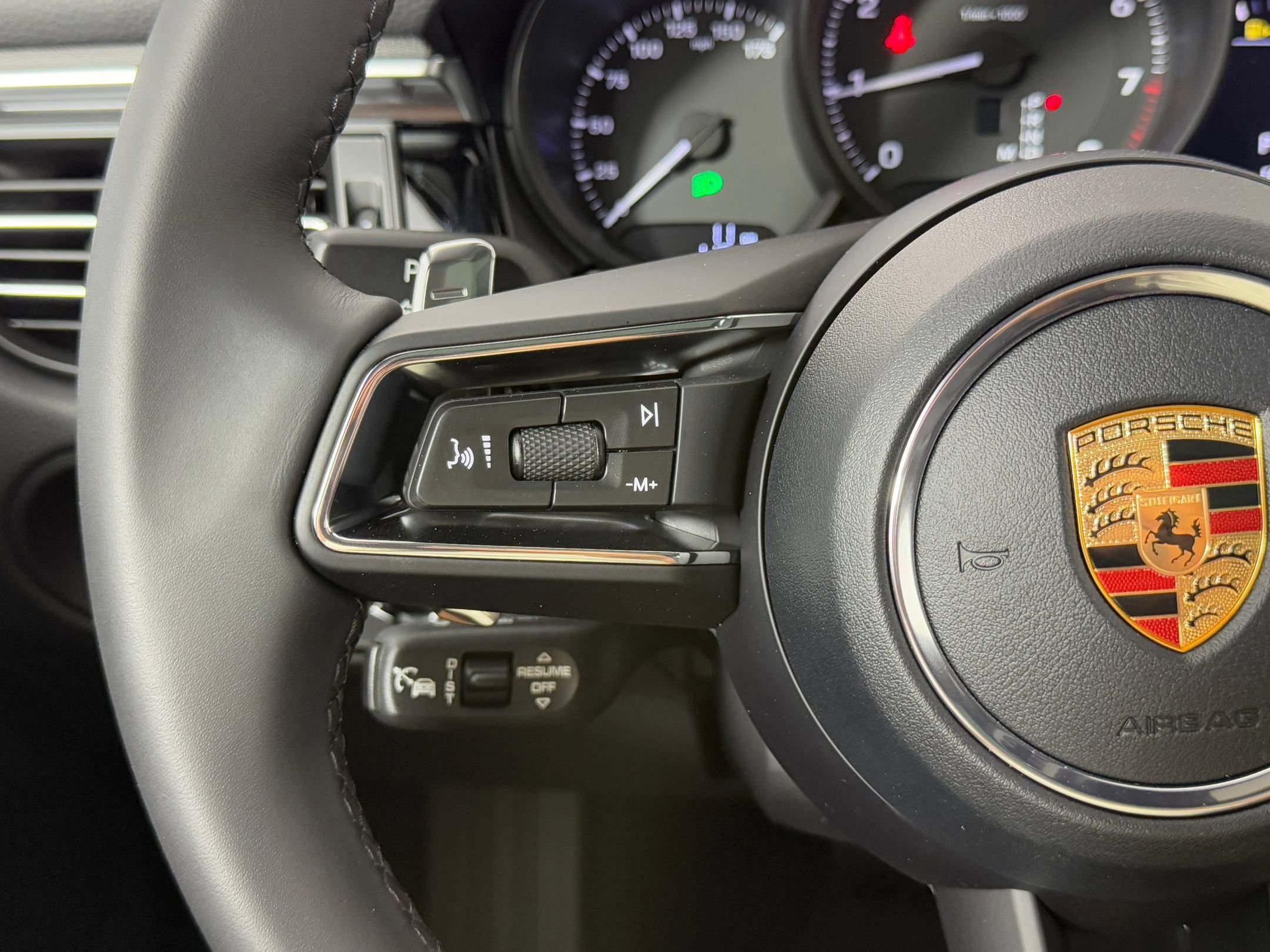 Certified 2026 Porsche Macan AWD/4WD image 20