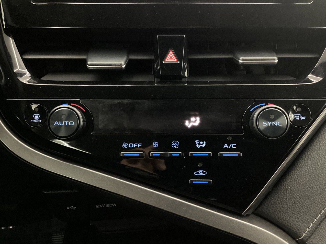Used 2022 Toyota Camry SE image 35