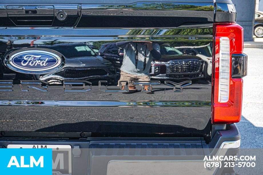 Used 2023 Ford F350 Lariat image 13