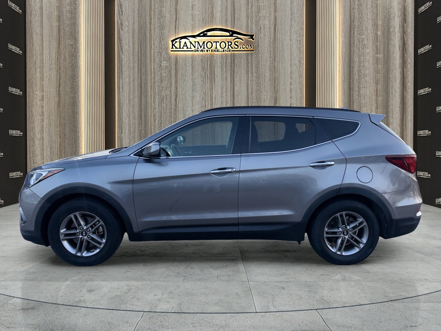 Used 2017 Hyundai Santa Fe Sport FWD image 4