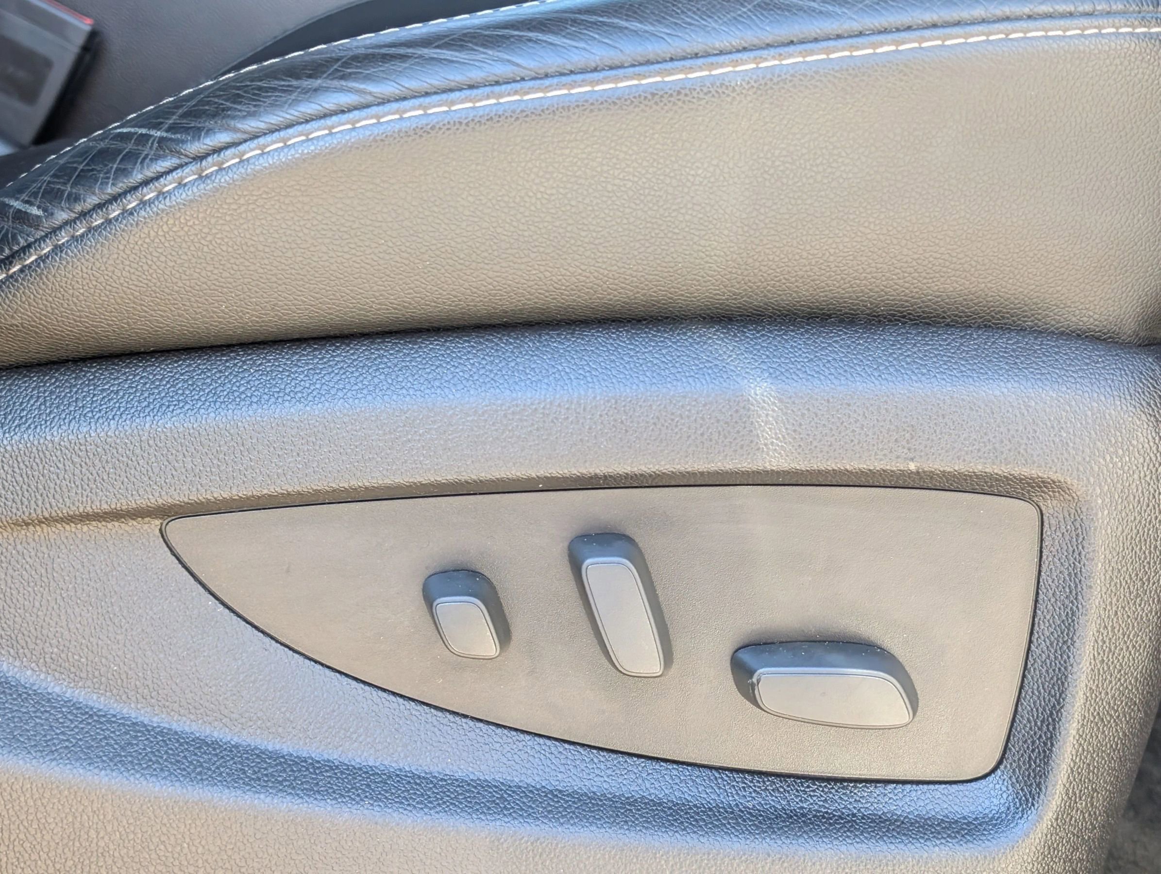 Used 2016 Chevrolet Suburban LT image 41