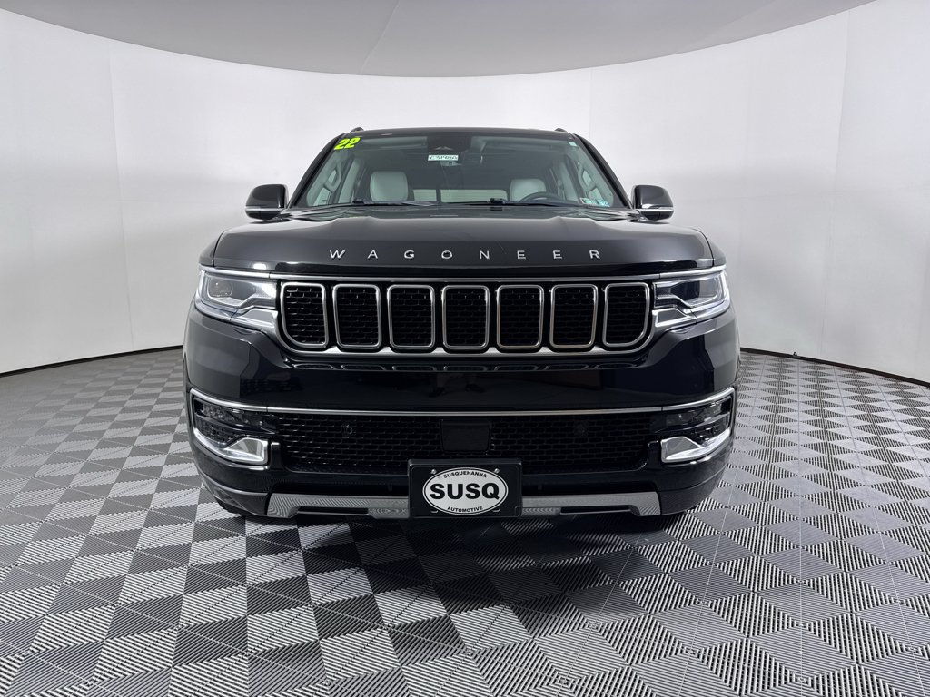 Used 2022 Jeep Wagoneer Series III w/ Premium Group I AWD/4WD image 2