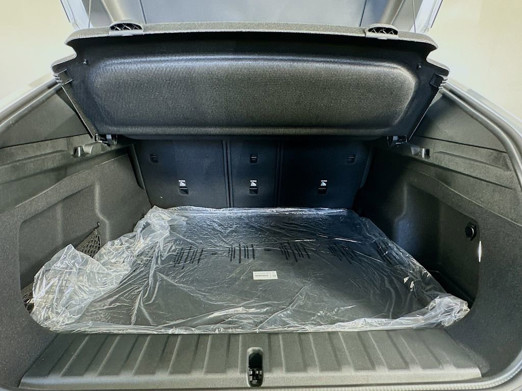 Used 2025 BMW X2 xDrive28i w/ Technology Package image 32