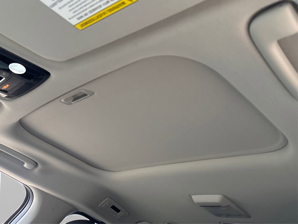 Used 2023 Kia Carnival SX Prestige FWD image 21