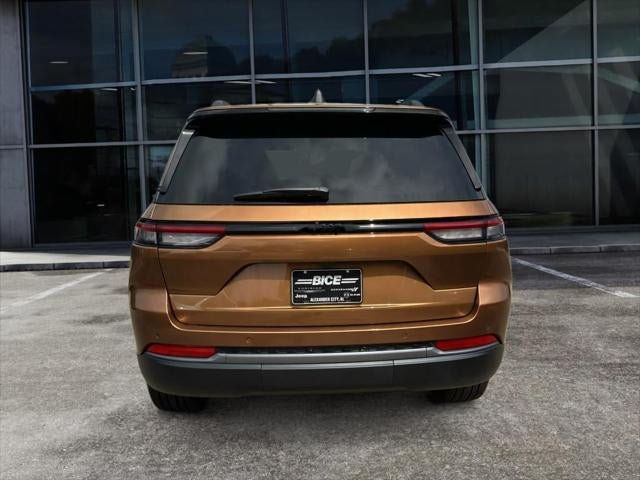 New 2026 Jeep Grand Cherokee Limited w/ Limited Altitude Package RWD image 28