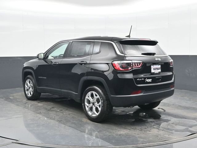 Used 2025 Jeep Compass Sport w/ Mopar Graphics Package AWD/4WD image 2