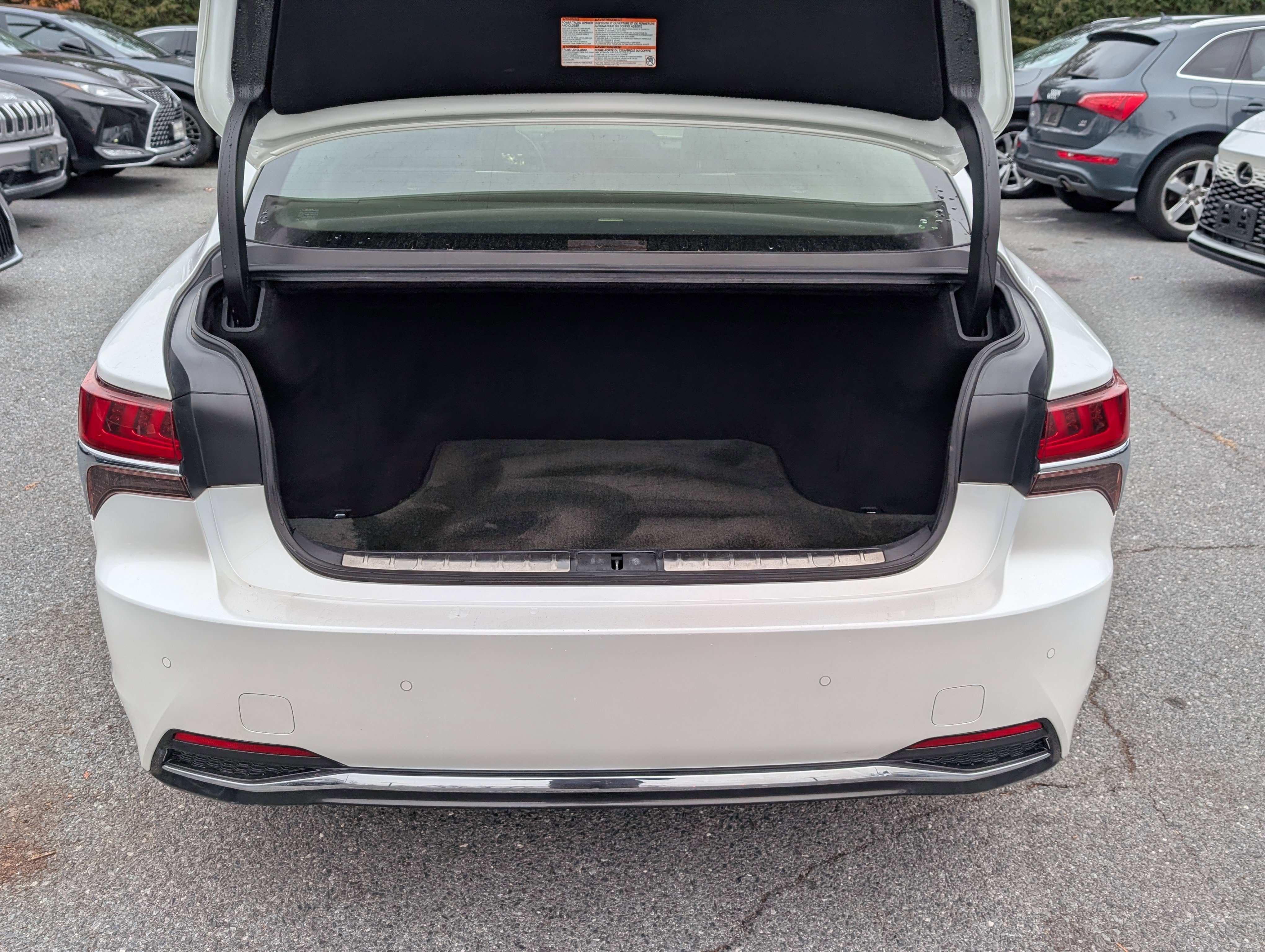 Used 2020 Lexus LS 500h AWD w/ Luxury Package image 13