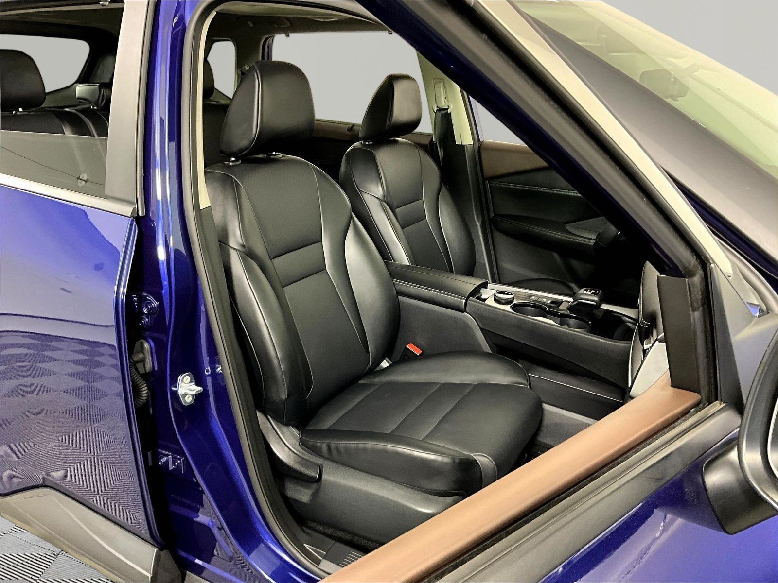 Certified 2023 Nissan Rogue SV w/ SV Premium Package AWD/4WD image 29