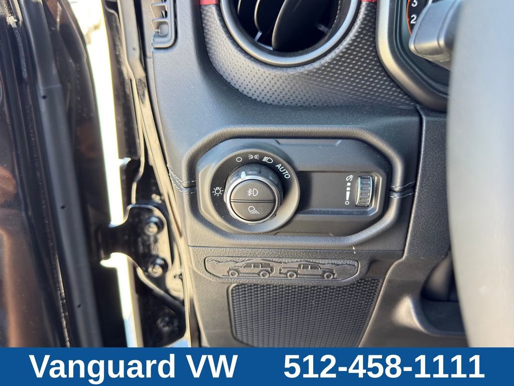 Used 2025 Jeep Gladiator Rubicon AWD/4WD image 20