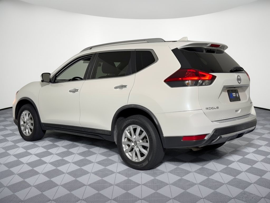 Used 2018 Nissan Rogue SV w/ Premium Package AWD/4WD image 3