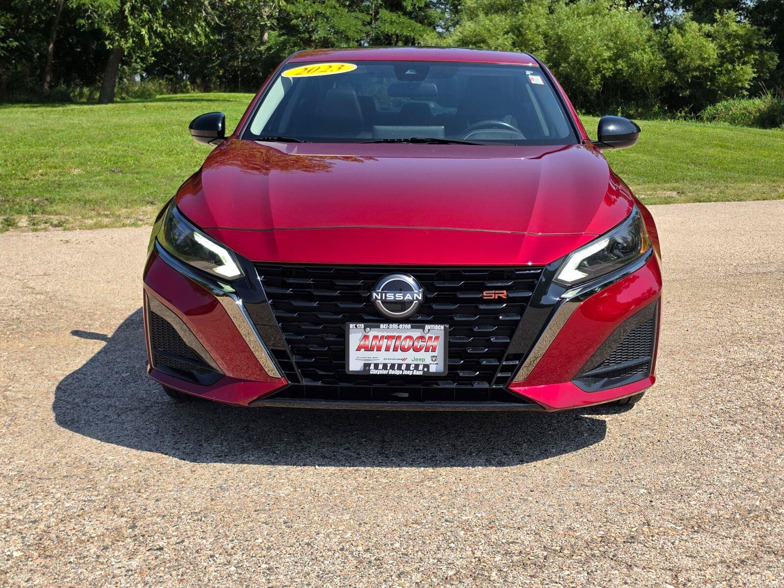 Used 2023 Nissan Altima 2.5 SR w/ SR Premium Package AWD/4WD image 3