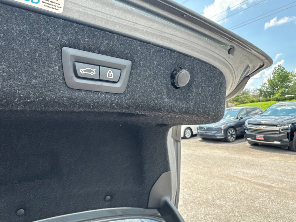 Used 2018 BMW 530e RWD image 25