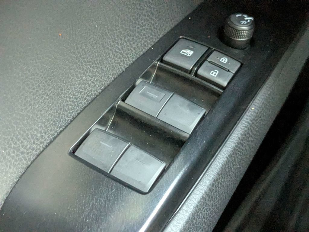 Used 2025 Toyota Camry SE FWD image 22