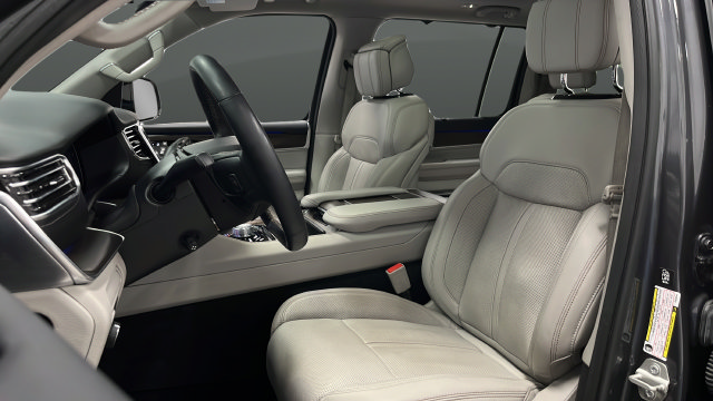 Used 2023 Jeep Grand Wagoneer L 4WD image 9