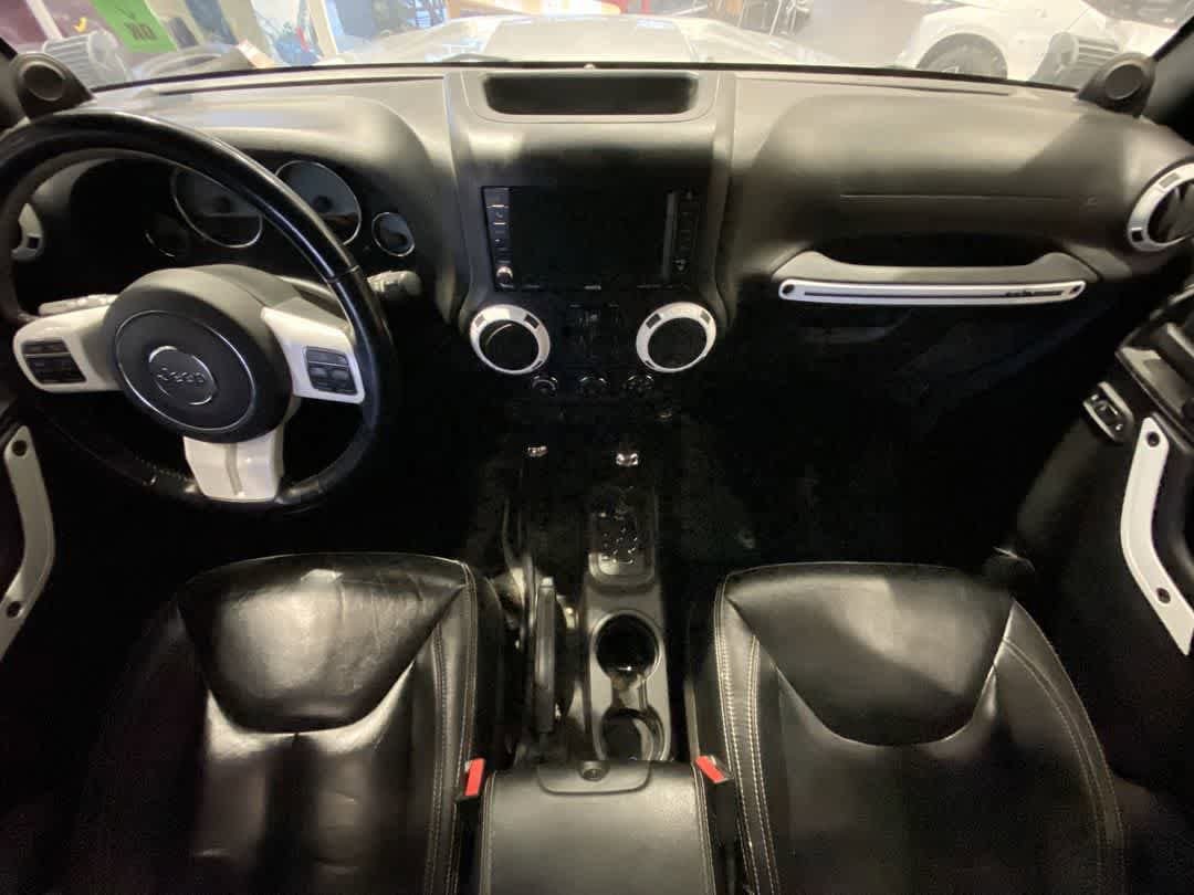 Used 2014 Jeep Wrangler Unlimited Sahara AWD/4WD image 21
