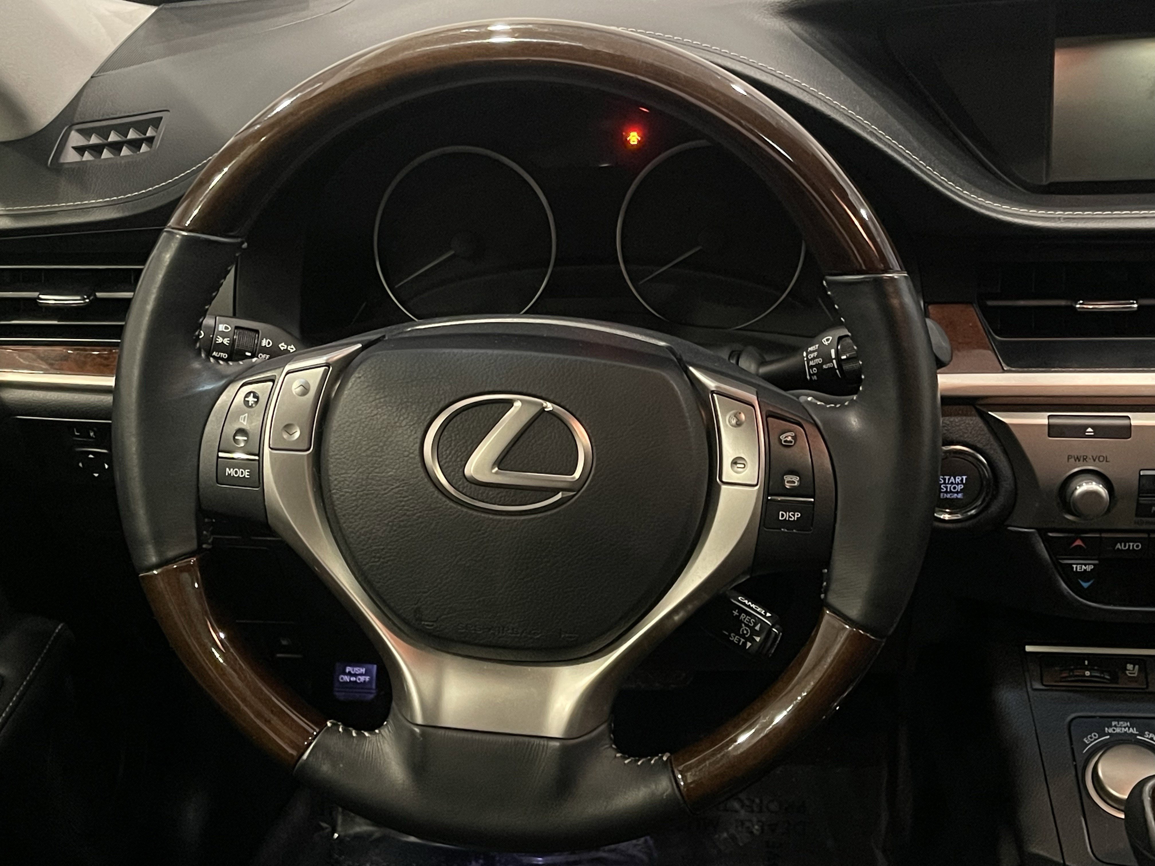 Used 2015 Lexus ES 350 w/ Luxury Package FWD image 15