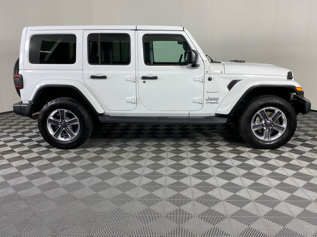 Used 2018 Jeep Wrangler Unlimited Sahara image 9