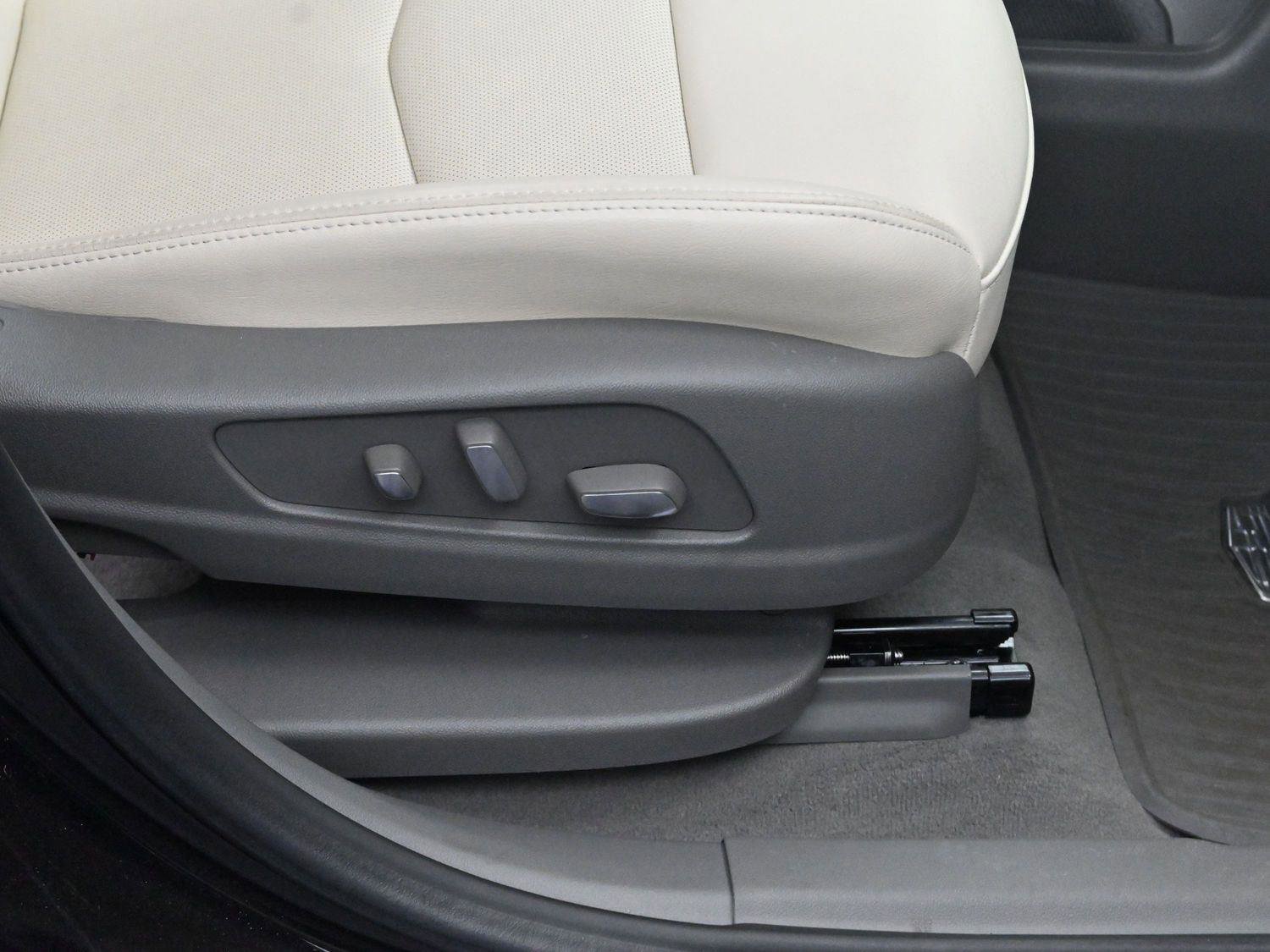 Certified 2024 Cadillac XT6 Premium Luxury image 34