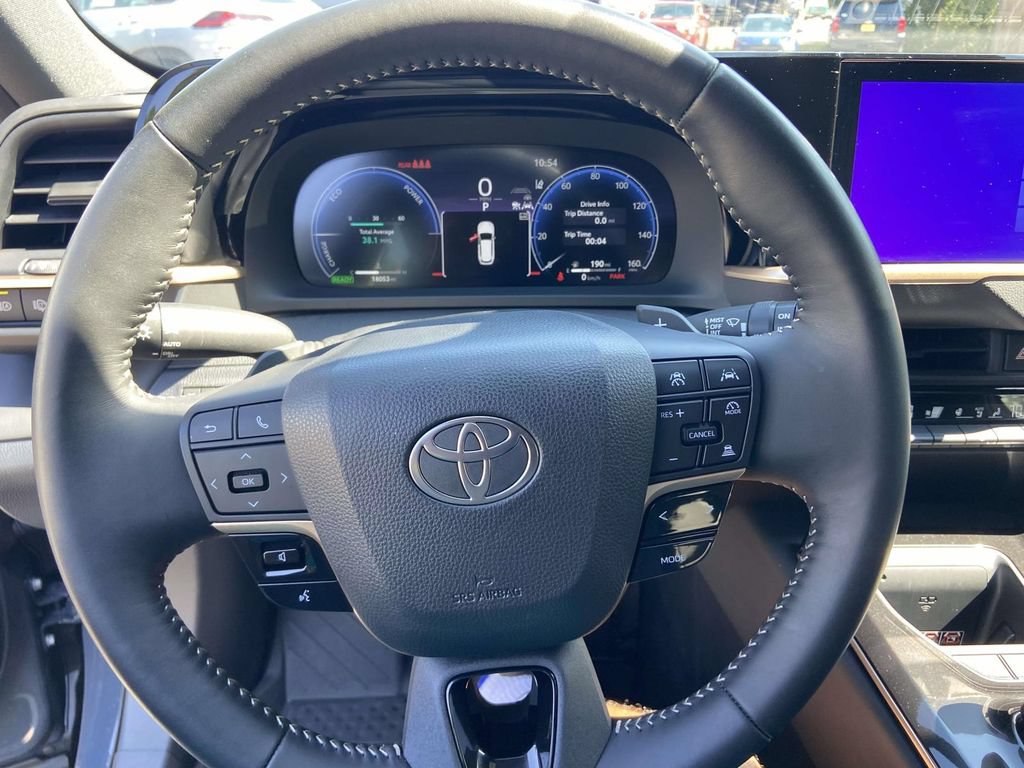 Used 2025 Toyota Crown Signia AWD/4WD image 33