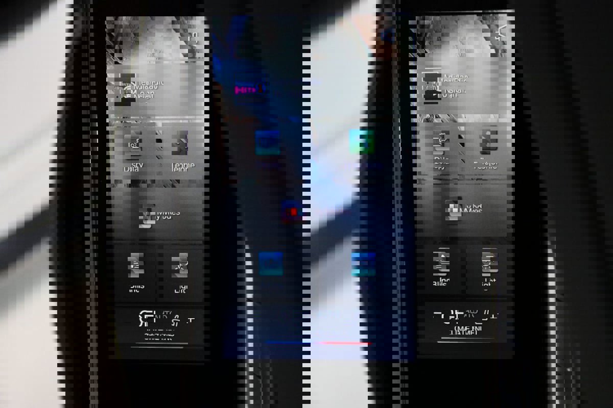 Used 2023 BMW 760i xDrive image 25