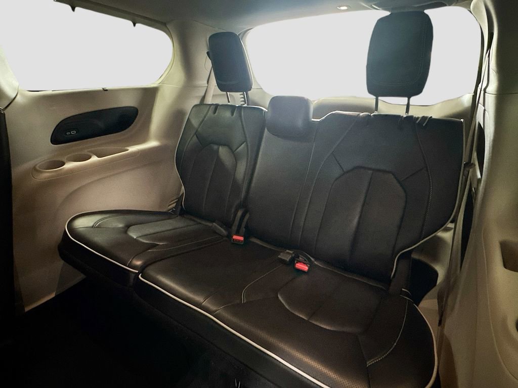 Used 2023 Chrysler Pacifica Limited image 23