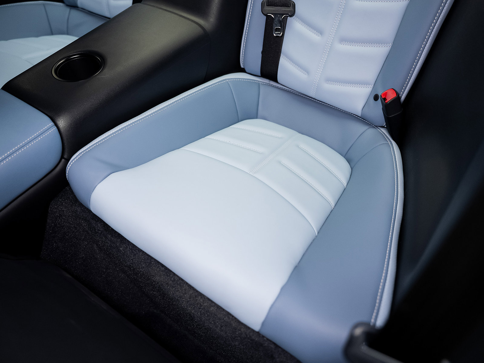Used 2024 Nissan GT-R AWD/4WD image 40