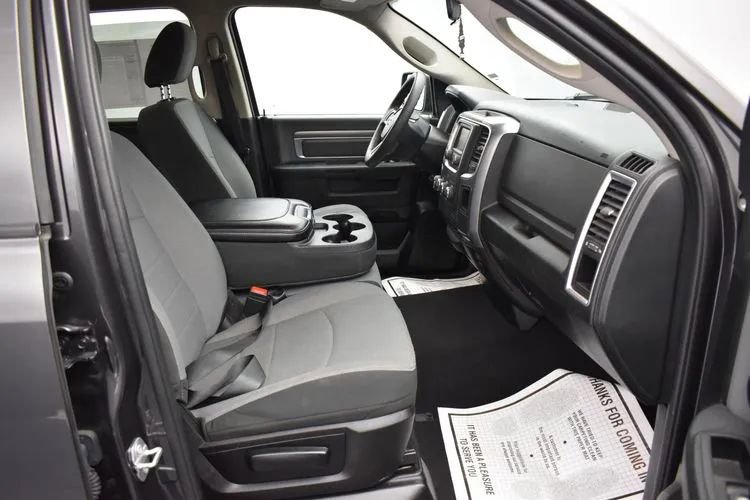Used 2024 RAM 1500 Classic SLT AWD/4WD image 16