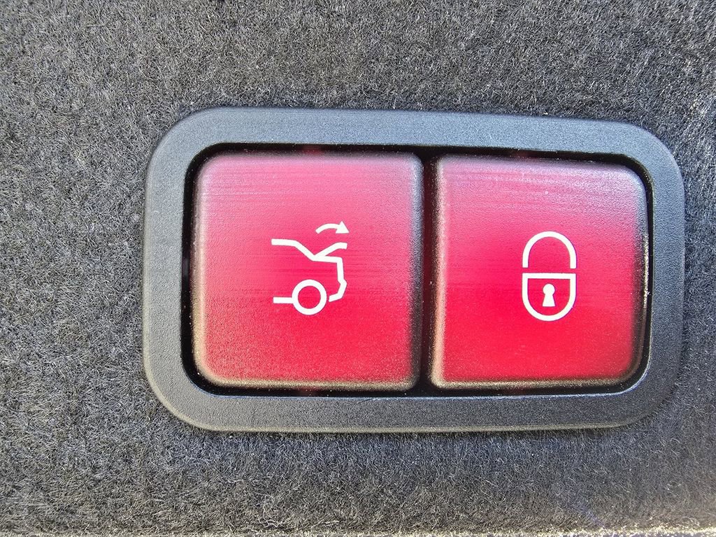 Used 2017 Mercedes-Benz C 300 C 300 image 18