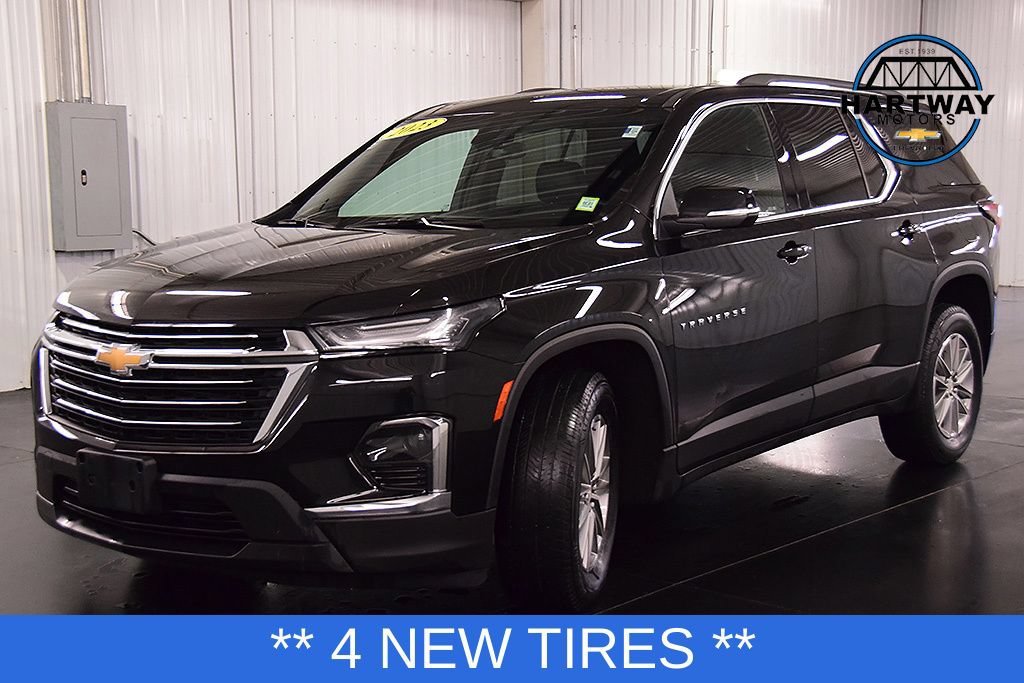 Used 2023 Chevrolet Traverse LT AWD/4WD image 3