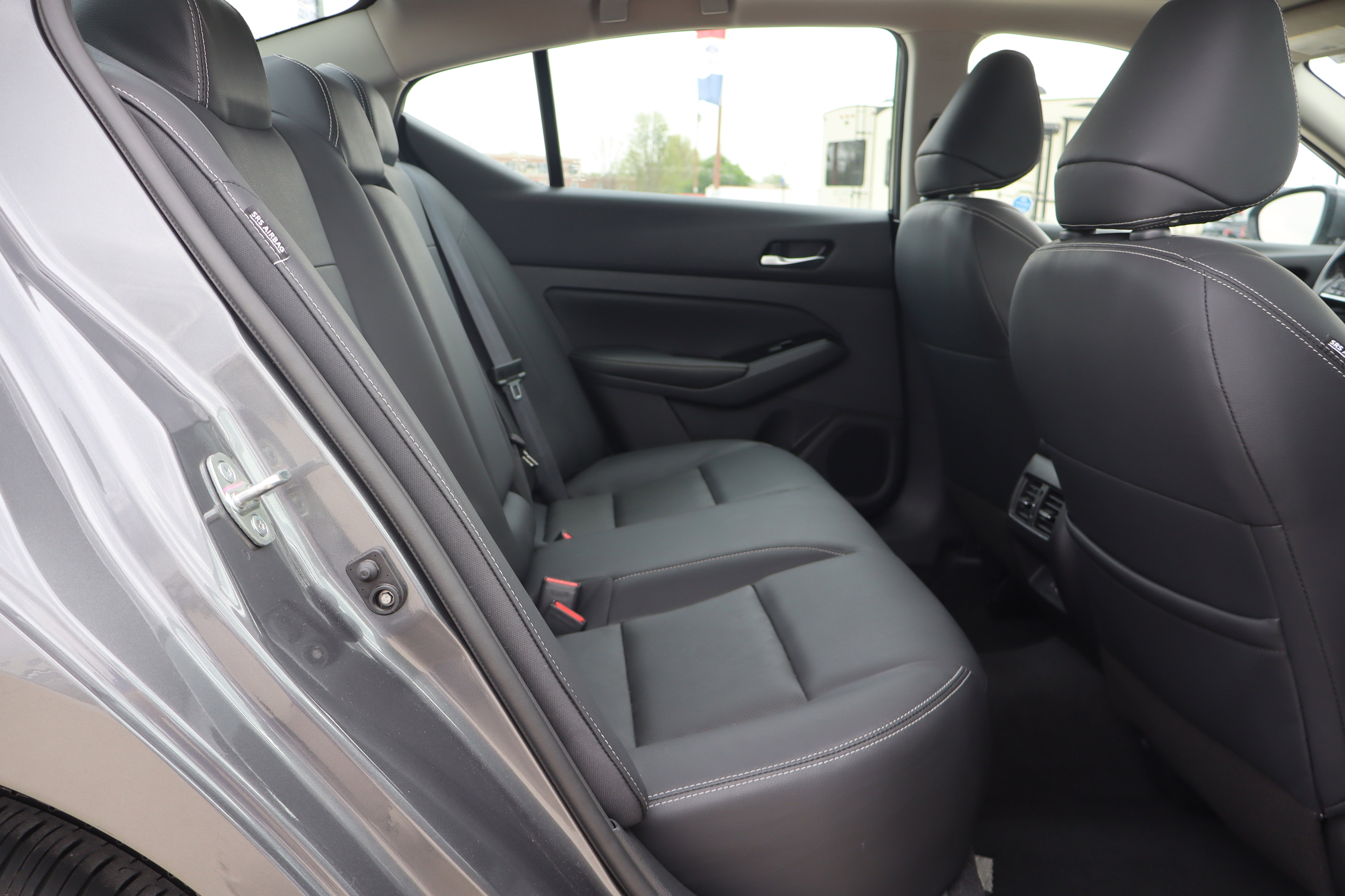 Used 2023 Nissan Altima 2.5 SL FWD image 12