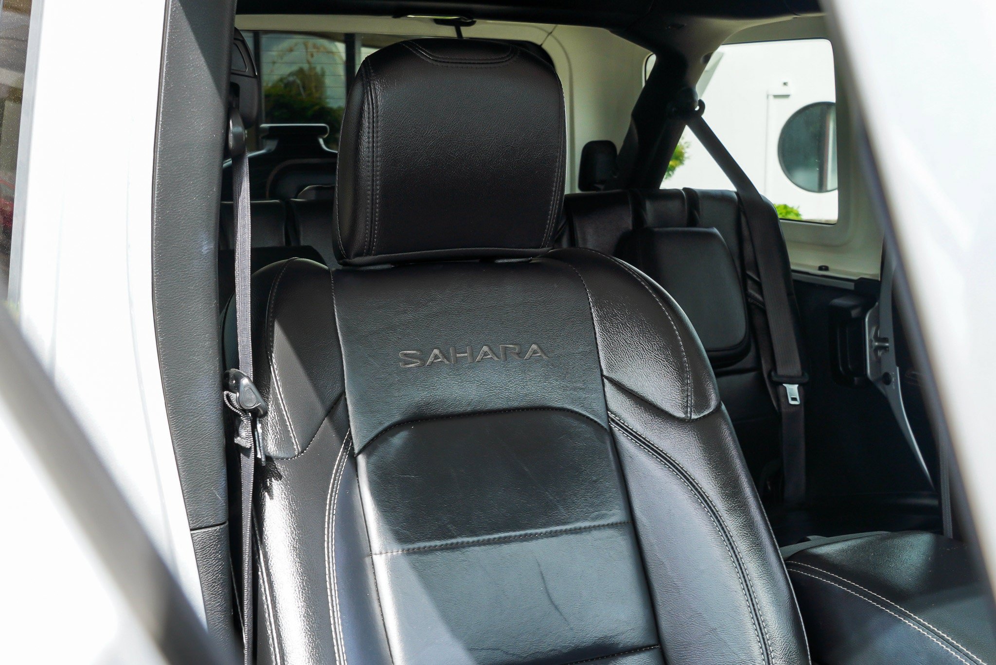 Used 2023 Jeep Wrangler Unlimited Sahara AWD/4WD image 25