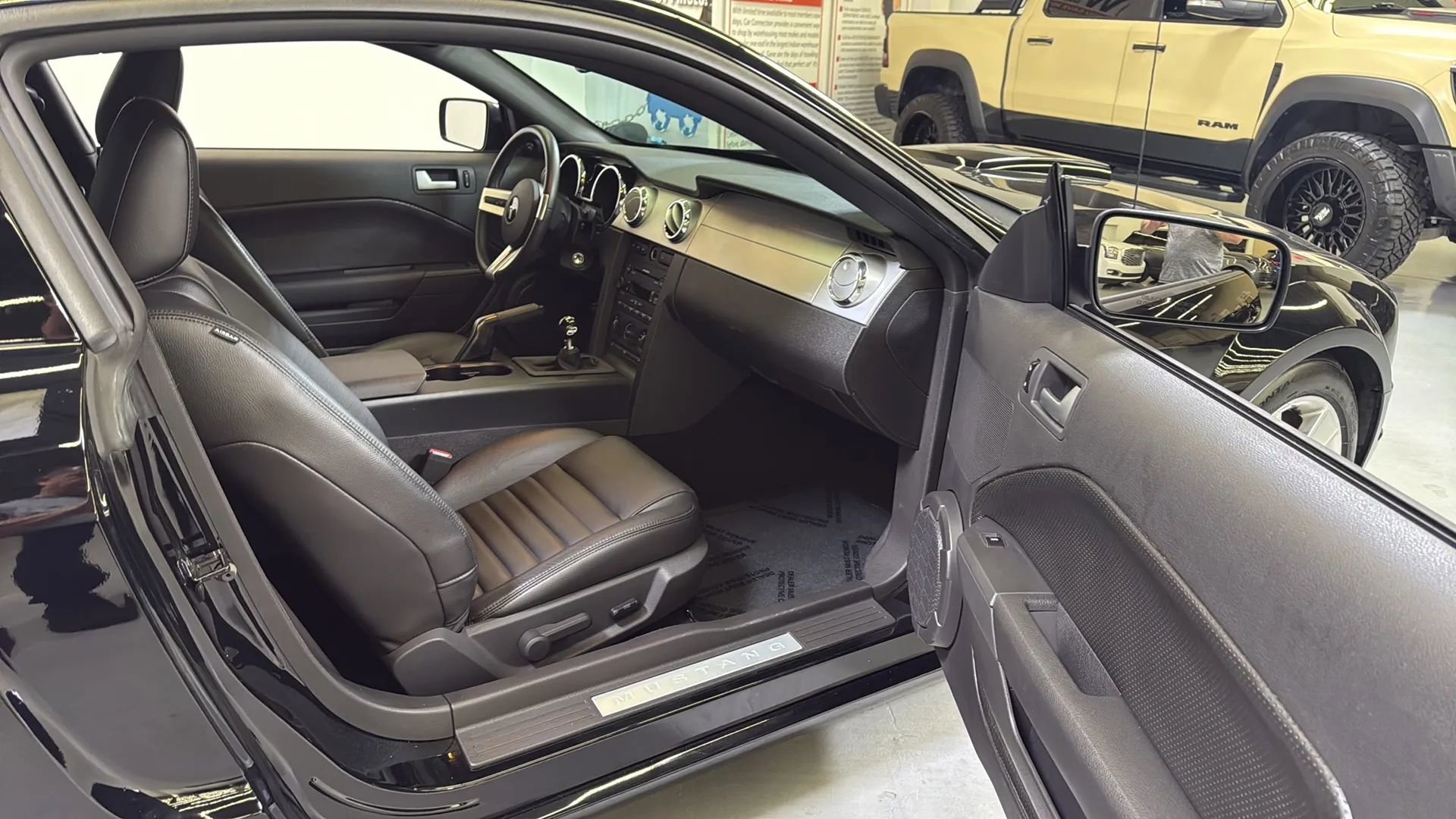 Used 2007 Ford Mustang GT image 14