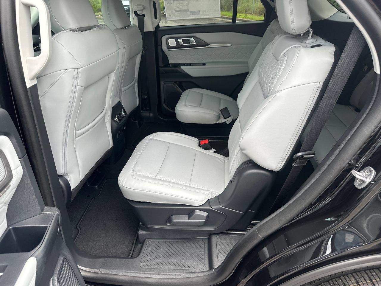 New 2026 Ford Explorer Platinum w/ LUX Leather Package AWD/4WD image 21